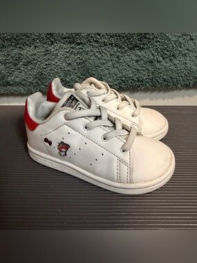 Adidas Stan Smith x Hello Kitty ‘Friends Forever' Toddler Sneakers